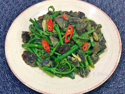 參考食譜 : 龍鬚菜炒皮蛋