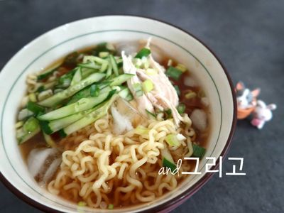 超簡易韓式湯冷麵作法 (韓國泡麵版本)