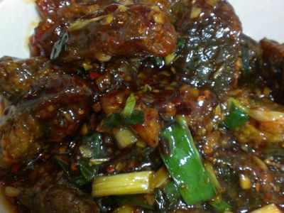 參考食譜 : 宮保皮蛋---老乾媽油辣椒(有花生的)