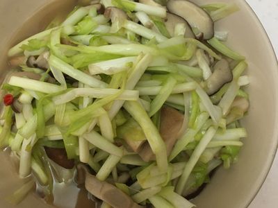 韭黃炒香菇