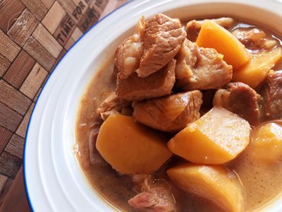 參考食譜 : 馬鈴薯燉肉