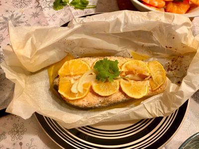 參考食譜 : 紙包檸檬奶油烤鮭魚