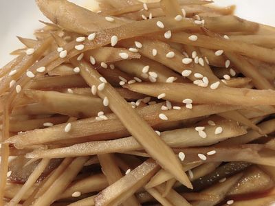參考食譜 : 炒牛蒡絲