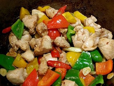 ~彩椒炒雞肉~