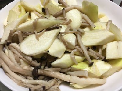 (全素蔬食)鴻喜菇炒茭白筍