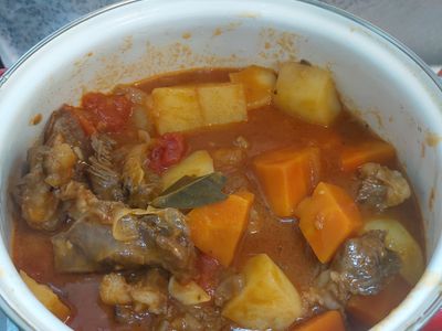 參考食譜 : 白葡萄氣泡酒燉牛肉