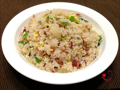 參考食譜 : 快炒隔夜飯