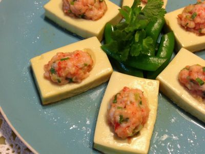 參考食譜 : 莎媽五心級料理~「健康廚房黃金大廚10分鐘出年菜」香煎蝦泥鑲豆腐