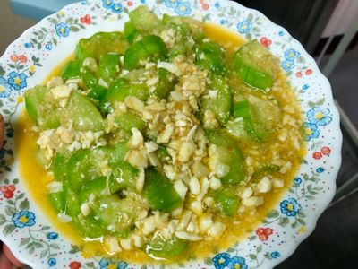 參考食譜 : 十分鐘出好菜：金沙絲瓜/鹹蛋炒絲瓜