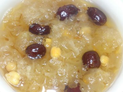 參考食譜 : 雪蓮銀耳湯(親民版燕窩)