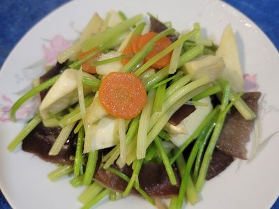 芹菜炒茭白筍
