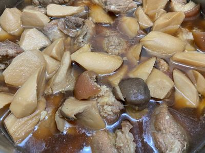 燉肉佐杏鮑菇