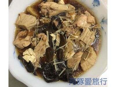 電鍋煮黑蒜頭雞湯