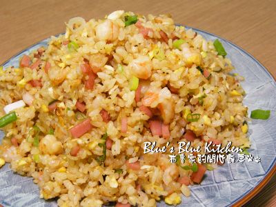 參考食譜 : 蝦仁火腿蛋炒飯