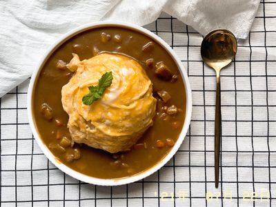 參考食譜 : 咖喱蛋包飯