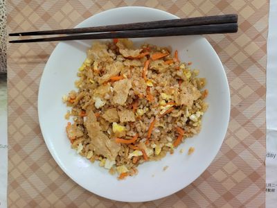 油皮（豆皮）紅蘿蔔絲蛋炒飯