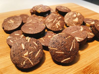 參考食譜 : 巧克力杏仁餅乾
