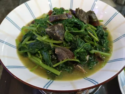 參考食譜 : 皮蛋地瓜葉