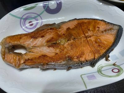 乾煎鮭魚
