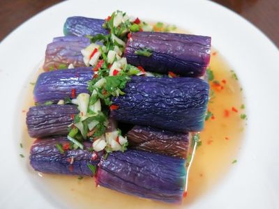參考食譜 : ♦泰泰風♦ 涼拌紫茄.. 水煮出很紫很紫的茄子 