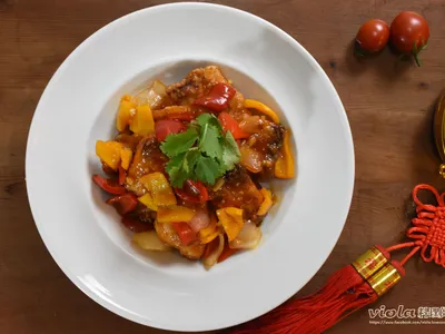 鴻運年年慶有餘