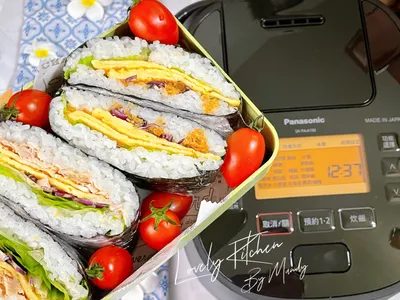 參考食譜 : 三明治飯糰【野餐】🌸