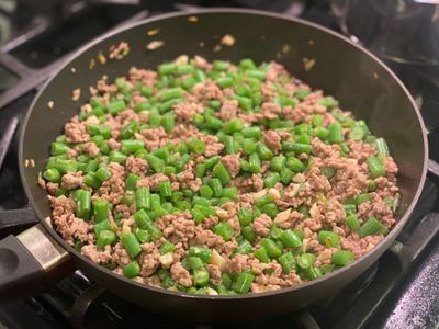 參考食譜 : 肉末豆角 超下飯😋