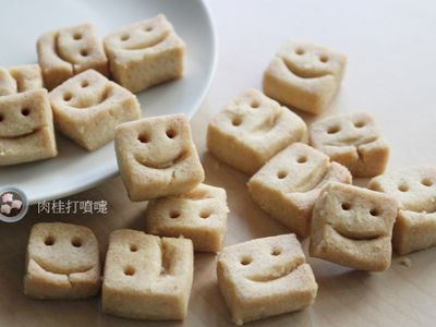 參考食譜 : 【肉桂打噴嚏】微笑方塊餅乾