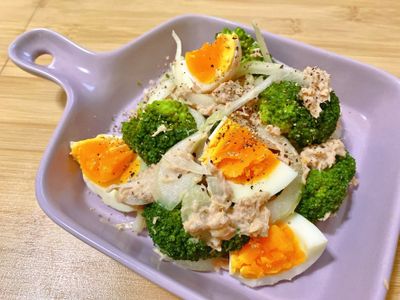 參考食譜 : 減脂料理-鮪魚涼拌花椰菜