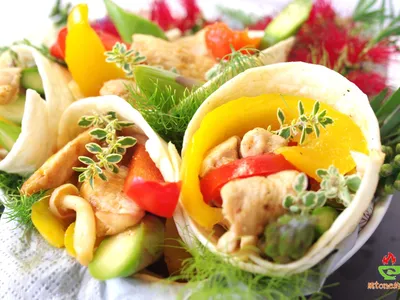 【彩蔬雞肉捲餅】口感豐盛的早餐，太好吃！