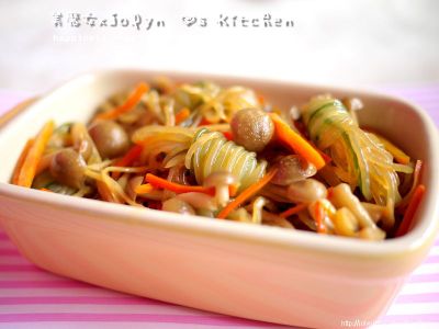 參考食譜 : 【龜甲萬樂享醍醐味】珍菇蒟蒻絲