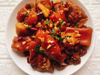 香辣炒豬腳