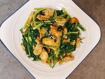 參考食譜 : 山茼蒿炒蛋