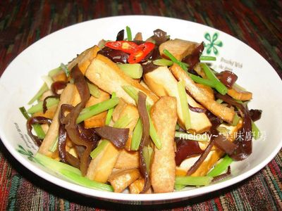 [龜甲萬樂享醍醐味]醬炒木耳豆干