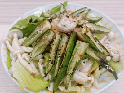 雞肉煎秋葵醋沙拉