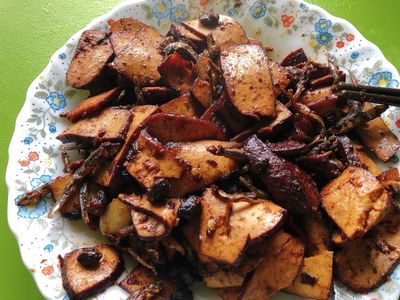 下酒菜：香辣小魚乾豆豉麻油炒豆乾