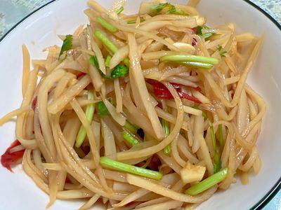 參考食譜 : 涼拌馬鈴薯絲/醋溜馬鈴薯絲
