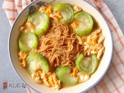 絲瓜雞蛋麵 (雞絲麵)