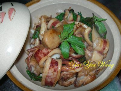 參考食譜 : 三杯海陸(中卷+雞翅)