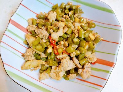 參考食譜 : 酸豆角炒肉末