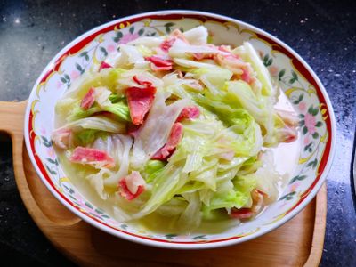 參考食譜 : 培根炒高麗菜