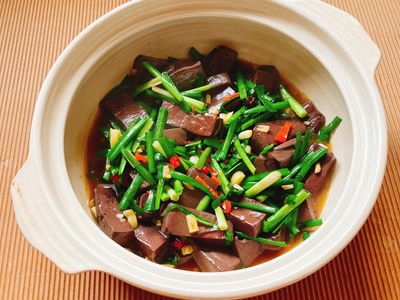 參考食譜 : 韭菜豬血