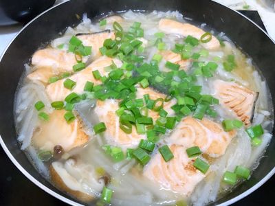 參考食譜 : 鮭魚白蘿蔔湯
