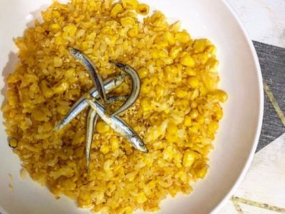 丁香魚尬玉米炒飯