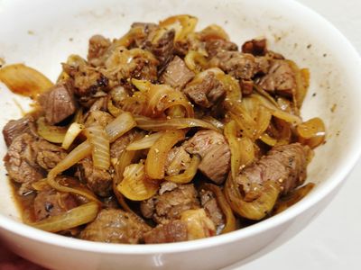 參考食譜 : 黑胡椒奶油洋蔥骰子牛