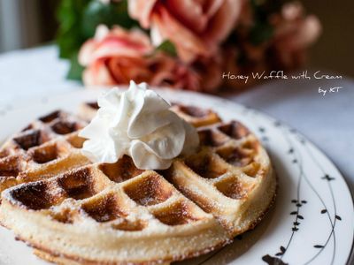 參考食譜 : [矽谷美味人妻] 蜂蜜奶油格子鬆餅