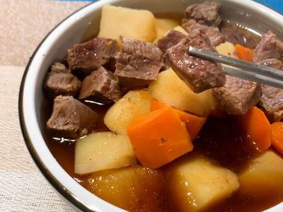 參考食譜 : 馬鈴薯燉牛肉