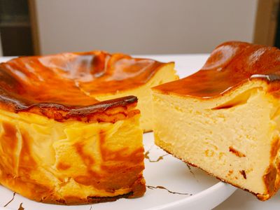 參考食譜 : 【巴斯克乳酪蛋糕】｜9巷5弄