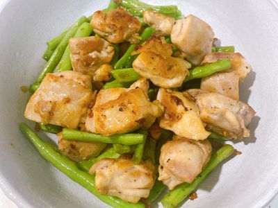 四季豆蒜炒雞腿肉