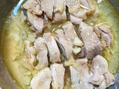 參考食譜 : 清蒸蒜香雞腿肉